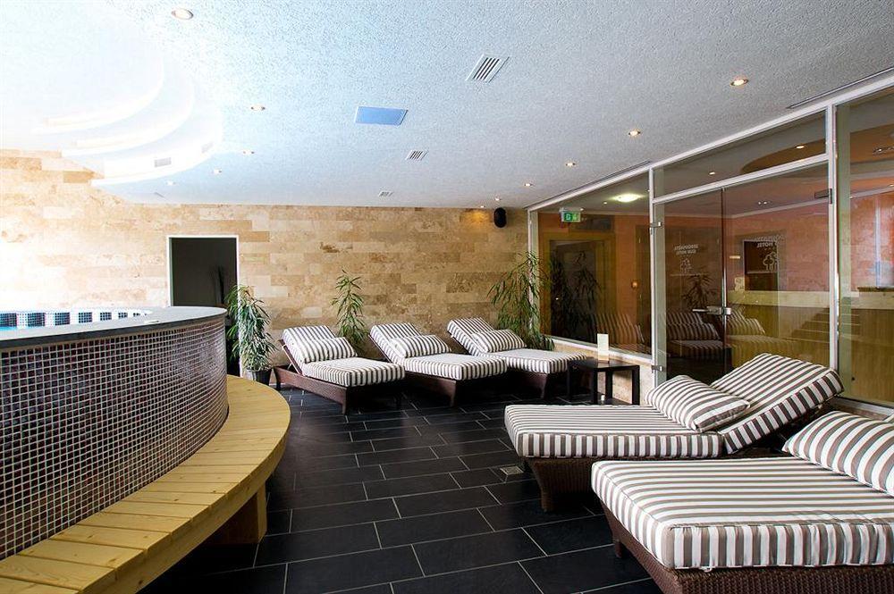 Erdospuszta Club Hotel Fenyves Debrecen Bagian luar foto