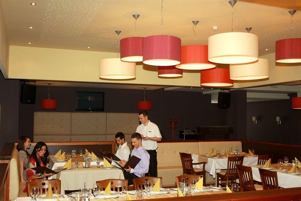 Erdospuszta Club Hotel Fenyves Debrecen Bagian luar foto