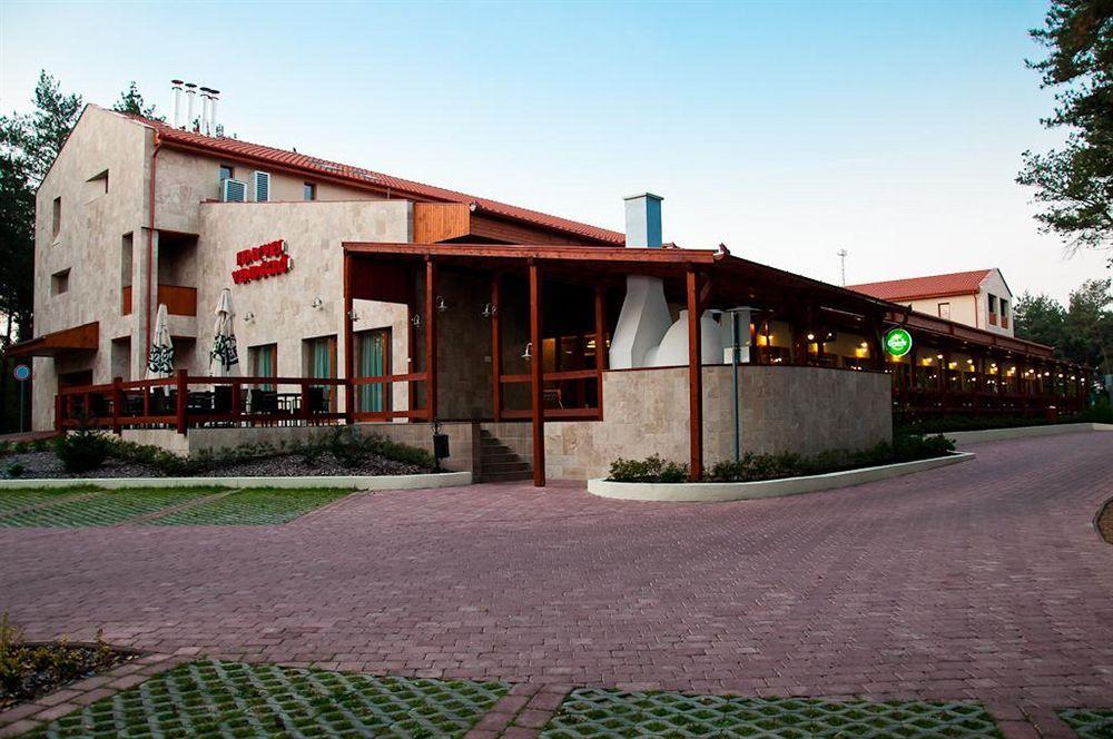 Erdospuszta Club Hotel Fenyves Debrecen Bagian luar foto