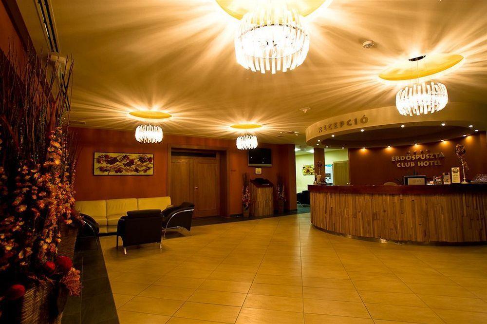 Erdospuszta Club Hotel Fenyves Debrecen Bagian luar foto