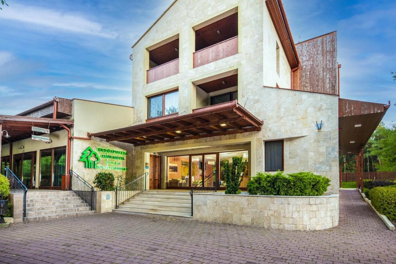 Erdospuszta Club Hotel Fenyves Debrecen Bagian luar foto