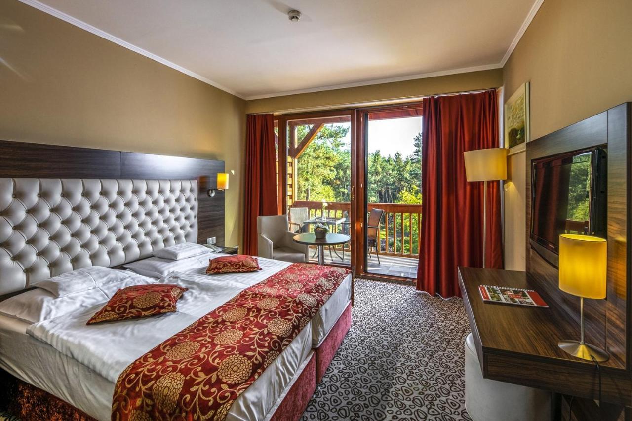 Erdospuszta Club Hotel Fenyves Debrecen Bagian luar foto