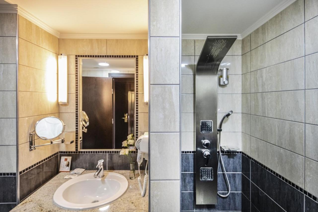 Erdospuszta Club Hotel Fenyves Debrecen Bagian luar foto