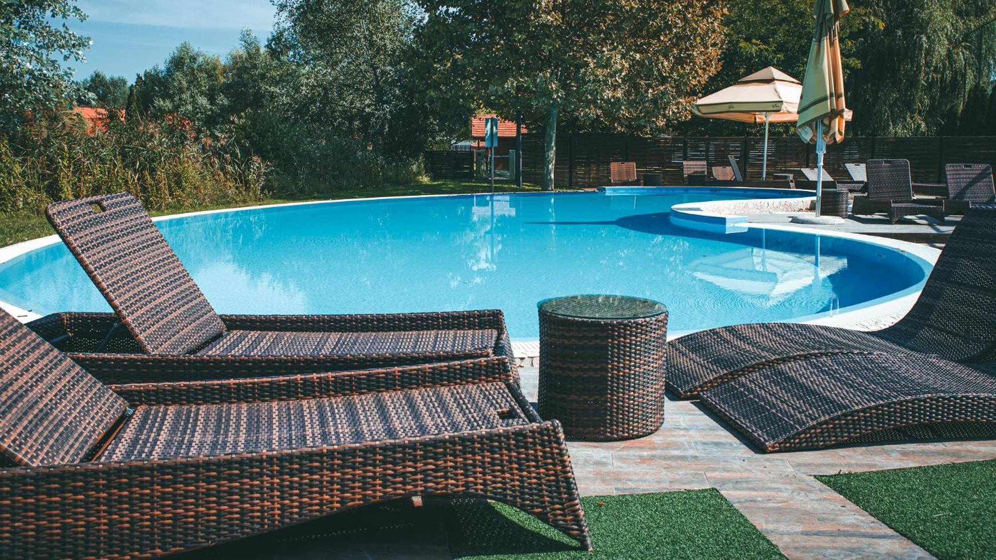 Erdospuszta Club Hotel Fenyves Debrecen Bagian luar foto