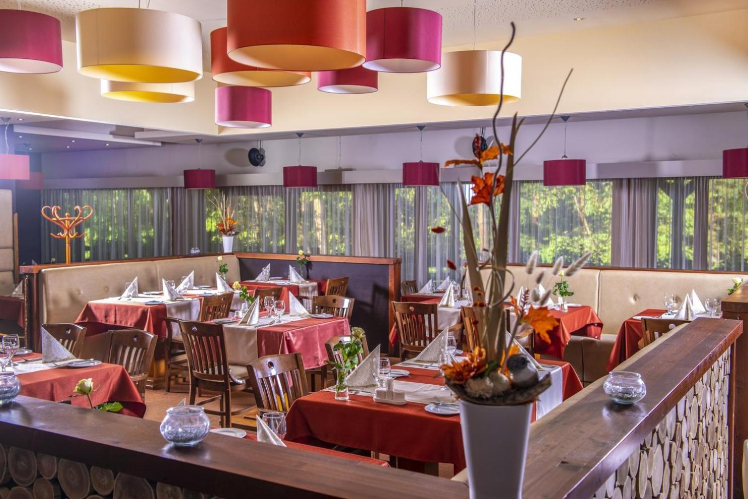 Erdospuszta Club Hotel Fenyves Debrecen Bagian luar foto