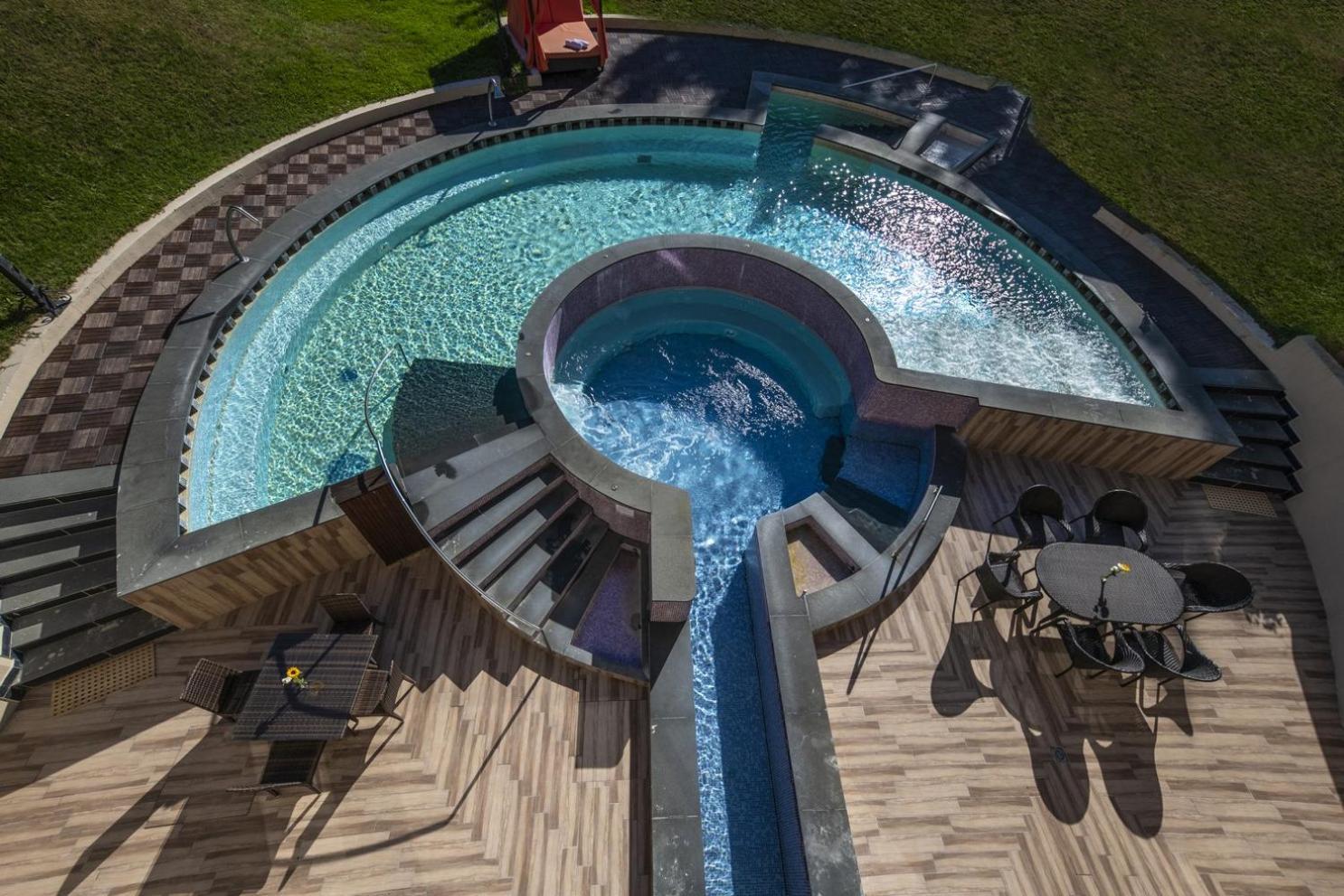 Erdospuszta Club Hotel Fenyves Debrecen Bagian luar foto