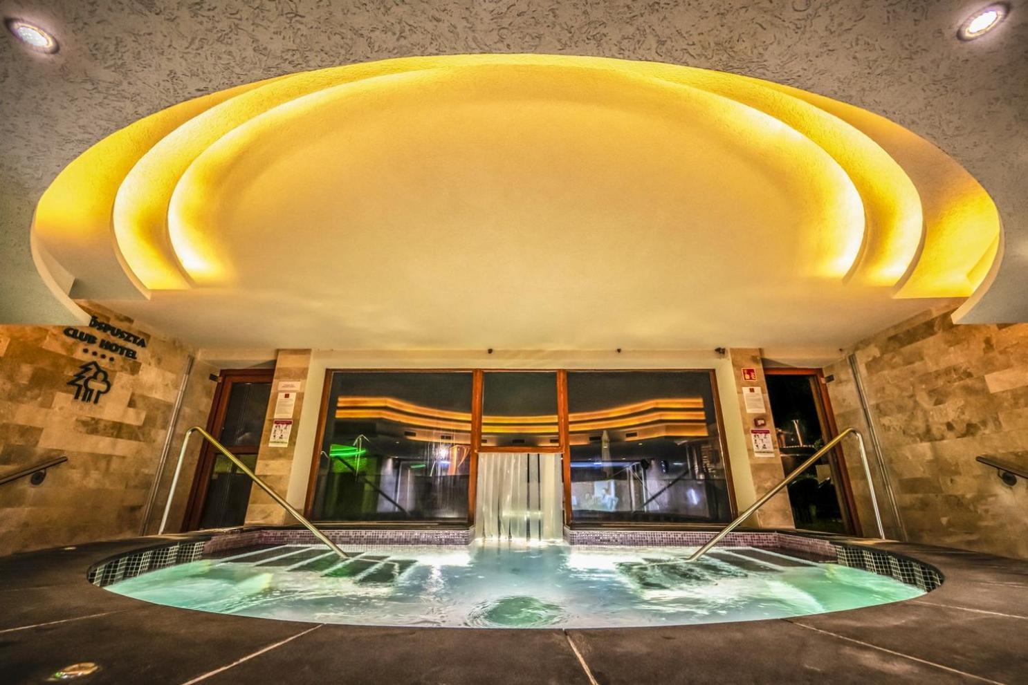 Erdospuszta Club Hotel Fenyves Debrecen Bagian luar foto