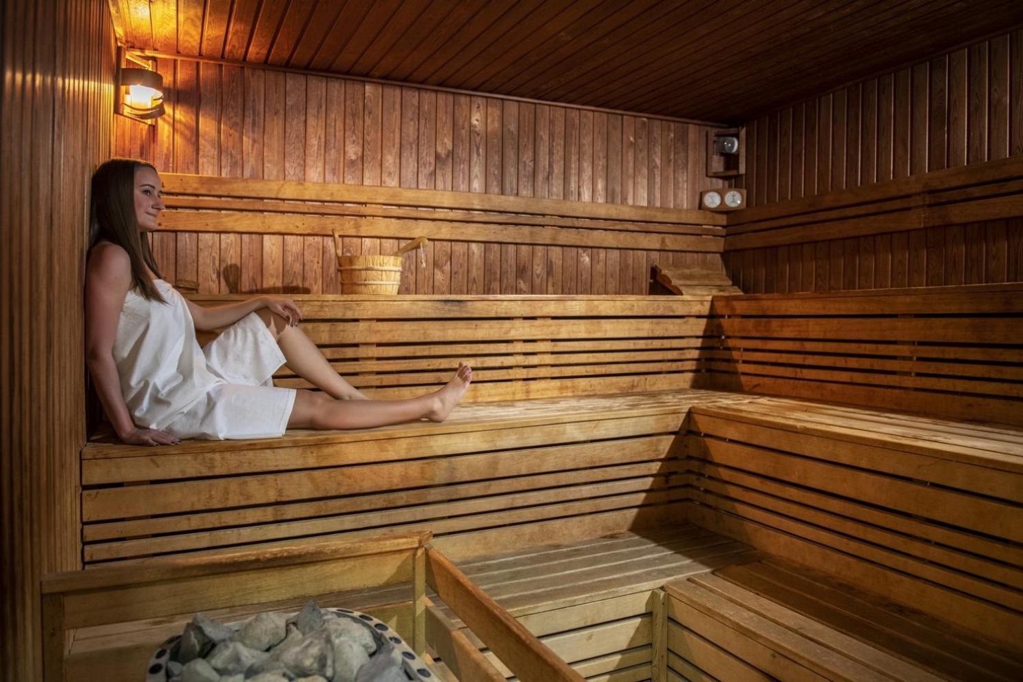 Erdospuszta Club Hotel Fenyves Debrecen Bagian luar foto